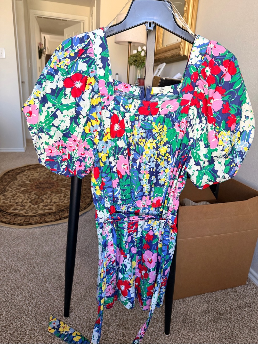 entro Multicolor Floral Puff-Sleeve Romper